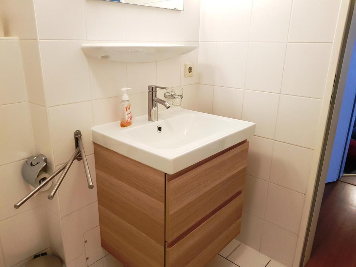 Ferienwohnung 5 Im Strandhaus Lobbe Buitenkant foto